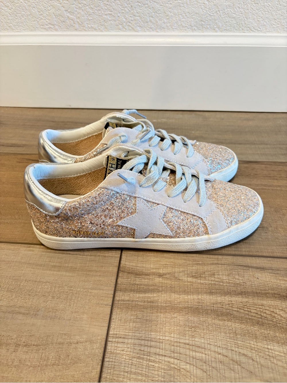 Vintage Havana Women’s Palmer Silver Glitter Lace-Up Sneakers size 9